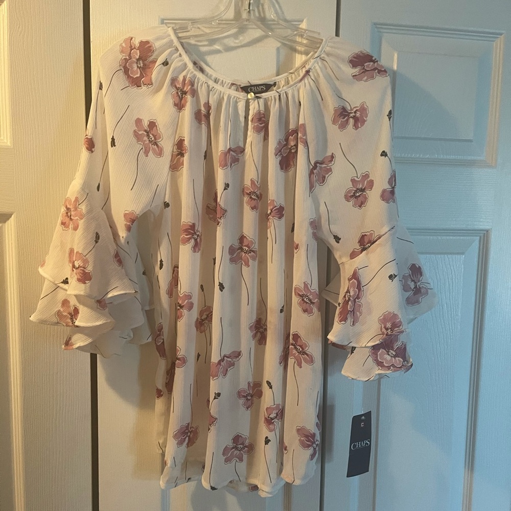Chaps Ladies Small NWT rose print top with button